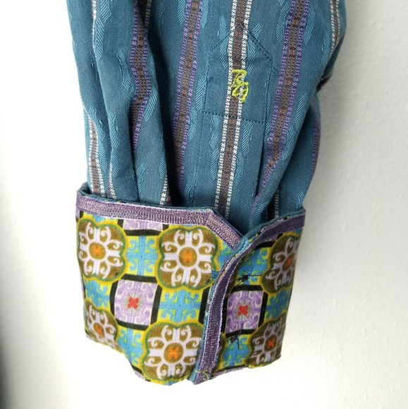 Robert Graham Button Up Patterned Cuff - Picture 4 of 4